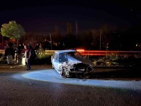 Tokat'ta Viraji Alamayan Otomobil Bariyerlere Çarpti Açiklamasi 2 Yarali Haberi