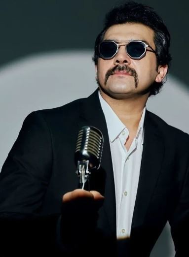 Yeni imajı Hintlilere benzetildi!