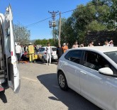 Kazada Yola Savrulan Motosiklettekilere Ikinci Araç Çarpti Açiklamasi 1 Ölü, 2 Yarali