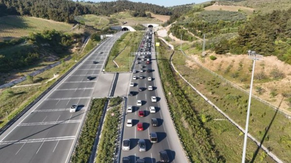 Bayram tatili trafiği: Bayramda otoyollardan 11,2 milyon araç geçti!