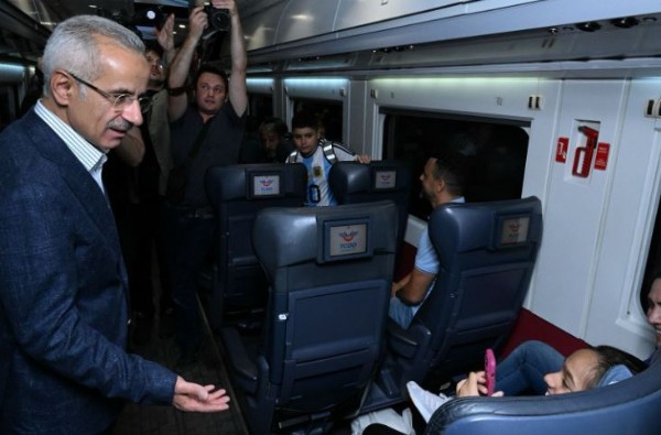 Bayram tatili trafiği: Bayramda otoyollardan 11,2 milyon araç geçti!