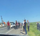 Mardin'de Otomobil Ile Hafif Ticari Araç Çarpisti Açiklamasi 2 Yarali