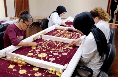 Osmanli Pusideleri Adana'da Ilmek Ilmek Isleniyor