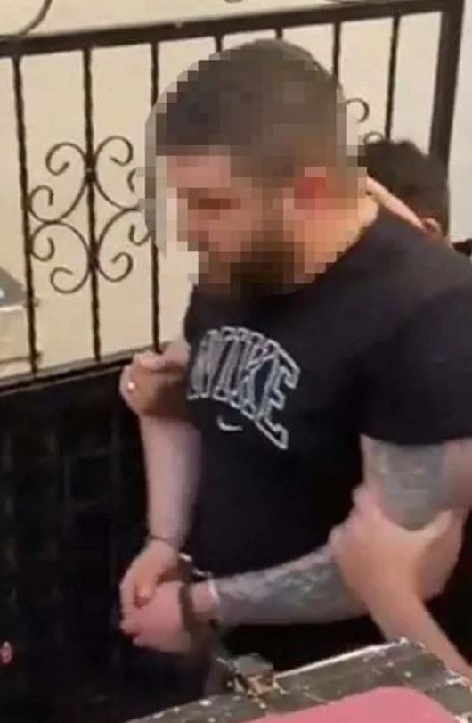 İzmir'de cephanelik gibi ev! Sevgililer gözaltına alındı