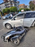 Antalya'da Motosiklet Ile Otomobil Çarpisti Açiklamasi 1 Yarali