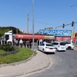 Mardin'de Tir, Minibüse Ve Hafif Ticari Araca Çarpti Açiklamasi 4 Yarali