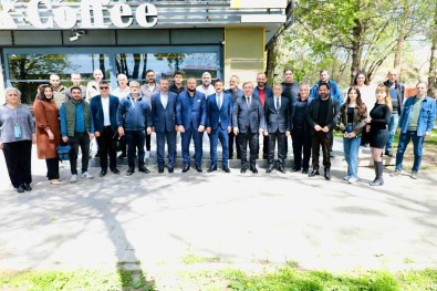 Vali Aydogdu Gazetecilerle Bir Araya Geldi