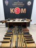 Burdur'da Evlerinde Ruhsatsiz Silahlar Ele Geçirilen 3 Süpheliye Islem Yapildi Haberi