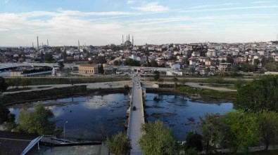 Edirne'de Tunca Nehri Kuruma Noktasina Geldi