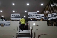 Gölcük'te Bungalovlarin Kiralanmasi Krizi Belediye Meclisine Yansidi Açiklamasi Gölcük Platformu Meclisi Basti