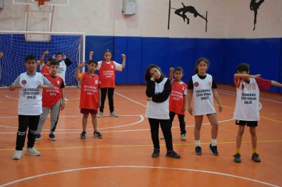 Kilis'te Geleneksel Çocuk Oyun Senligi Düzenlendi