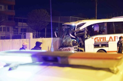 Aksaray'da Kontrolden Çikan Otobüs Bahçe Duvarina Çarpti Açiklamasi 8 Yarali