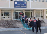Mersin'de Yasa Disi Bahis Operasyonu Açiklamasi 5 Gözalti