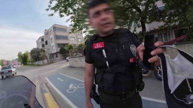 Serit Disindan Giden Kuryeye Polisten Uyari Açiklamasi 'Üç Kurus Için Canini Tehlikeye Atma'