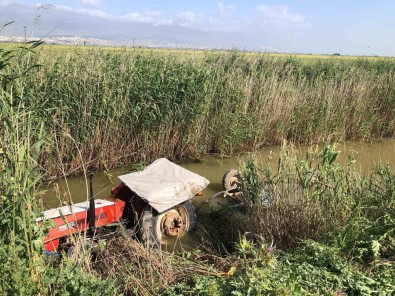 Sulama Kanalina Devrilen Traktörün Sürücüsü Yaralandi