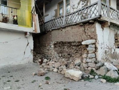 Tokat’ta korkutan deprem: Korkunç manzara gün ağırınca ortaya çıktı! Haberi