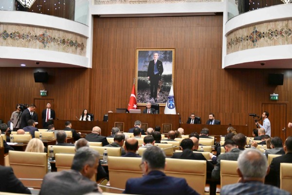 Mansur Yavaş’ın ihale yalanını yüzüne vurdu