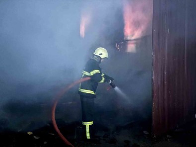 Palet Fabrikasi Alev Alev Yandi Açiklamasi Hasar Büyük