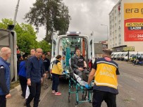 Antalya'da Otel Servis Araci Devrildi Açiklamasi 19 Yarali