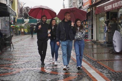 Edirne'de Yagmur Etkili Oluyor