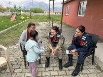 Erzincan'da Jandarma Ekiplerinden Bilgilendirme Faaliyeti