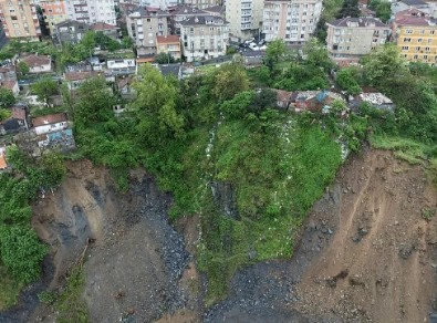 Gaziosmanpaşa'daki toprak kaymasında yeni görüntüler ortaya çıktı! İstanbul Valisi’nden flaş açıklama Haberi