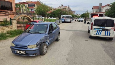 Kesan'da 14 Yasindaki Çocugun Kullandigi Otomobil Kaza Yapti Açiklamasi 3 Yarali