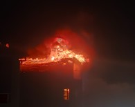 Malatya'da 2 Katli Ev Küle Döndü