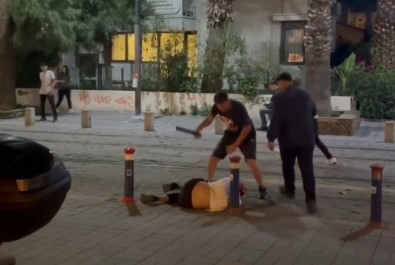 Izmir'de 3 Kisiyi Öldüresiye Döven Süphelilerden 6'Si Yakalandi