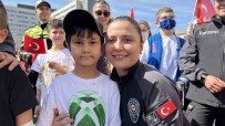 Polisler, Tedavi Gören Çocuklarin Bayramini Kutladi Haberi