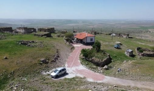 Bu huzur başka yerde yok: 32 yıldır tek yaşıyor!