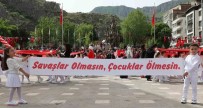 Amasyali Çocuklar 23 Nisan Töreninde Pankart Açti Açiklamasi 'Savaslar Olmasin, Çocuklar Ölmesin' Haberi