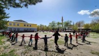 Erzurum'da Çocuklar Için Kütüphane Kurdular Haberi