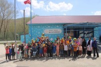 Jandarmadan Köy Okulu Çocuklarina Yürek Isitan 23 Nisan Sürprizi Haberi
