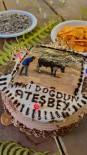 700 Kilogramlik Bogasinin Dogum Gününü Kutladi Haberi
