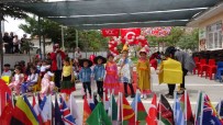 Bitlis'te 120 Ögrenci 32 Ülkenin Kostümleriyle Defile Yapti