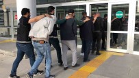 Elazig'da Sokak Saticilarina Operasyon Açiklamasi 13 Gözalti