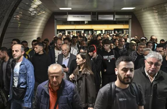 İstanbul'da halk isyan etti! CHP'li İBB'de 50 saatlik soruna çözüm yok