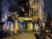 Ankara'da Binanin Girisindeki Bakkalda Çikan Yangin Panige Neden Oldu