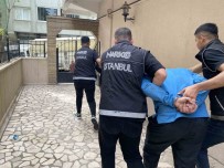 Avcilar'da Zehir Tacirleri, Polisin Geldigini Görünce Evdeki Uyusturuculari Atese Verdi Haberi