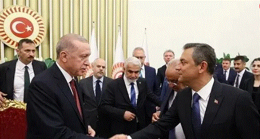 Başkan Erdoğan ve Özgür Özel TBMM resepsiyonunda ne konuştu? İşte Erdoğan-Özel konuşmasının detayları! Haberi