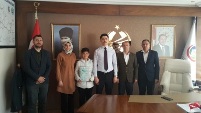 Ezan Okuma Yarismasinda Birinci Oldu