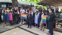 Kimler kimlerle beraber! CHP'li başkan LGBT'lilere çay çorba dağıttı