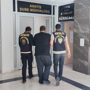 Antalya'da 15 Yil Hapisle 11 Yildir Aranan Firari Yakalandi