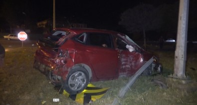 Bafra'da Iki Otomobil Çarpisti Açiklamasi 2 Yarali