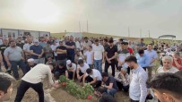 Hatay'da Silahli Saldirida Ölen Imamin Cenazesi Topraga Verildi