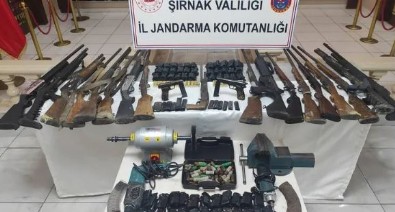 Şırnak’ta silah kaçakçılarına operasyon! 7 gözaltı, çok sayıda silah ele geçirildi