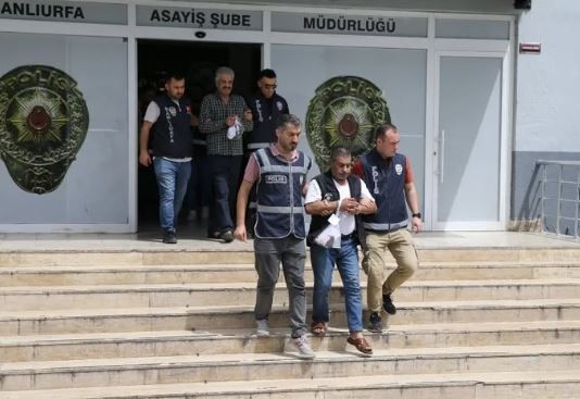 Şanlıurfa’da fuhuş baskını: Ekipleri görünce şoke oldular!