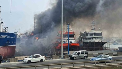 Ordu'da Limanda Tekne Yangini Açiklamasi Söndürme Çalismalari Sürüyor
