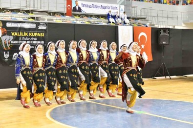 Sanliurfa'da Halk Oyunlari Yarismasi Renkli Görüntülere Sahne Oldu